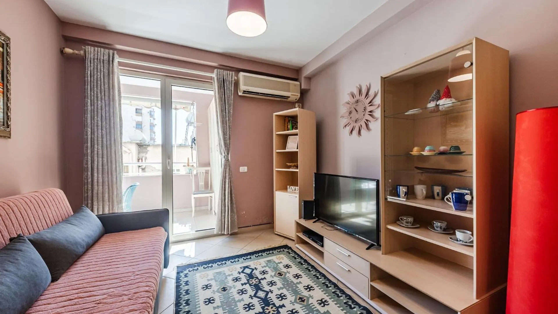 Sisi'S Apartments-Tirana City Center 0*, Tirana